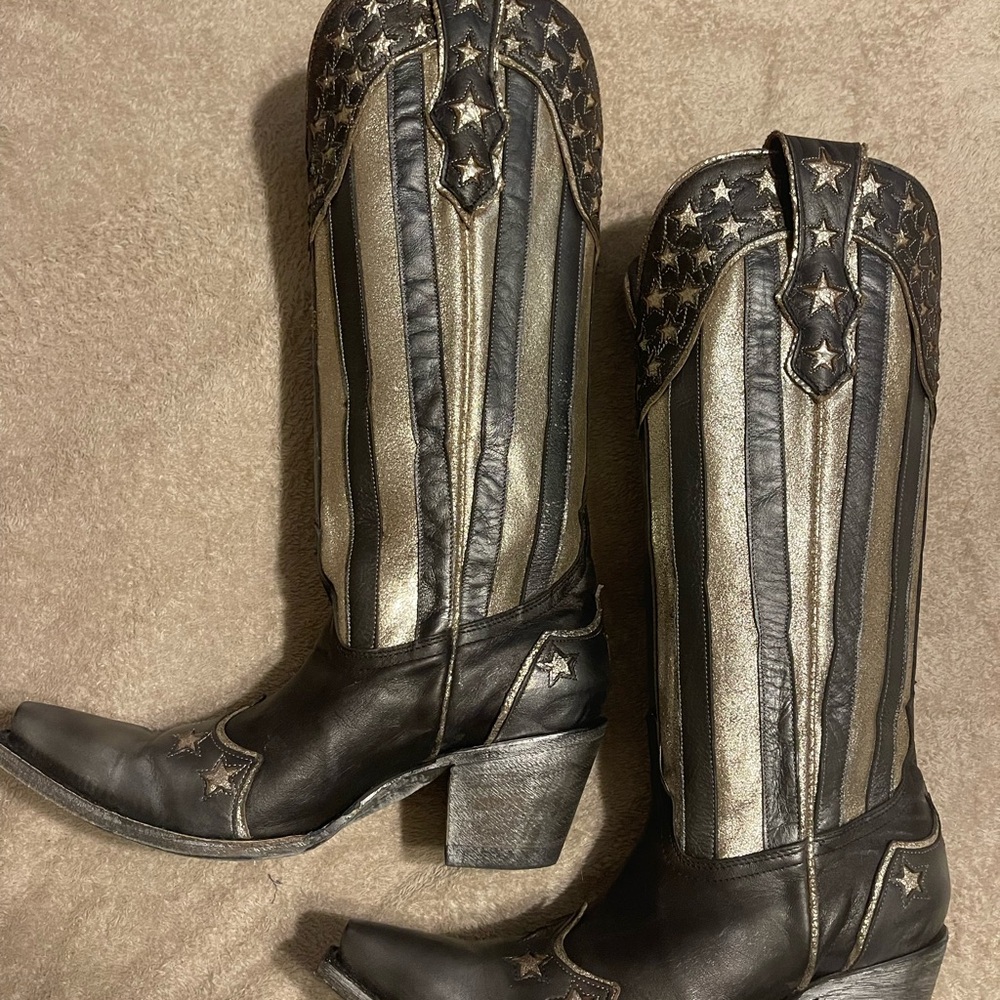 Old Gringo Black and Silver Boots New Never Worn